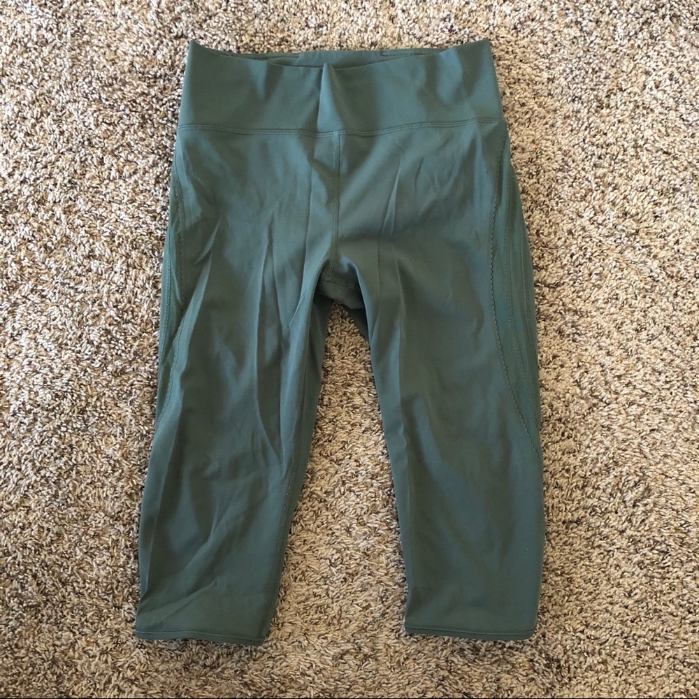 Lululemon capri leggings